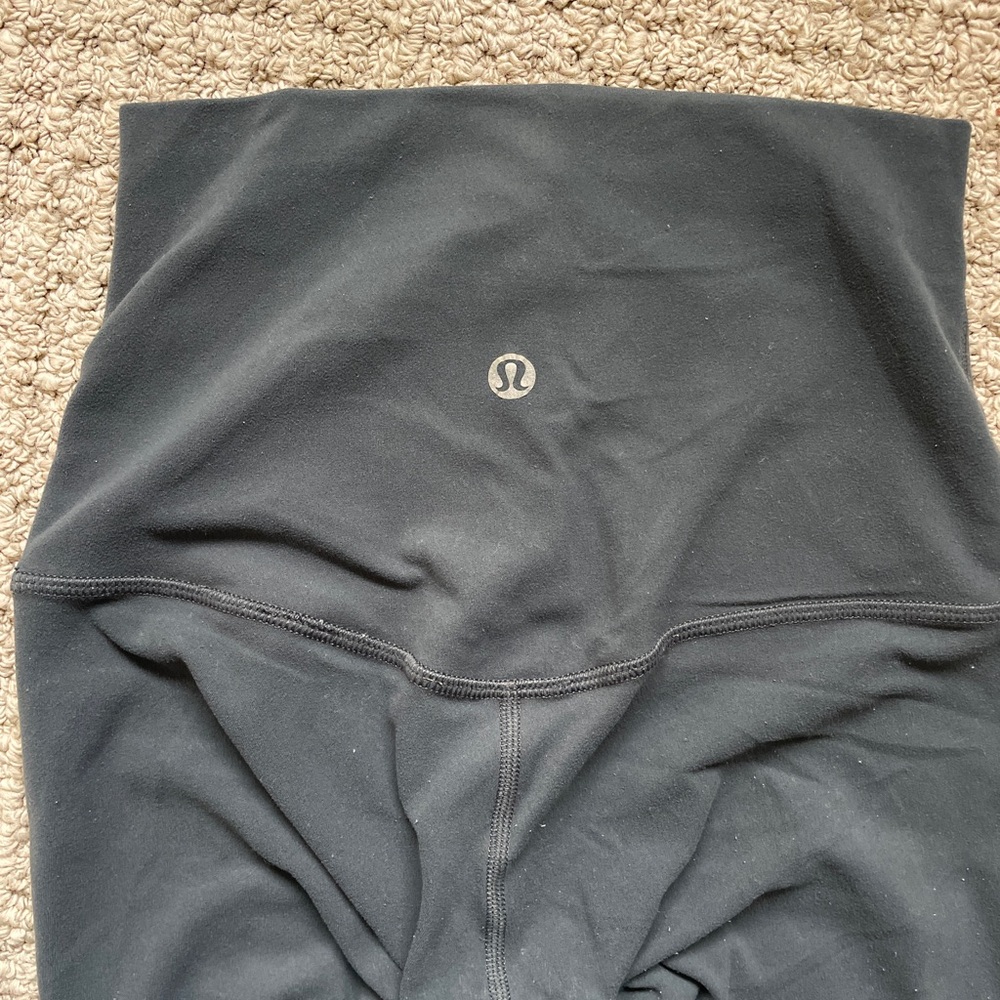 Lululemon Super-High-Rise Align Pant 28” size 2